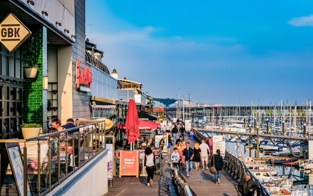 Rethink Living - Luxury Brighton Marina