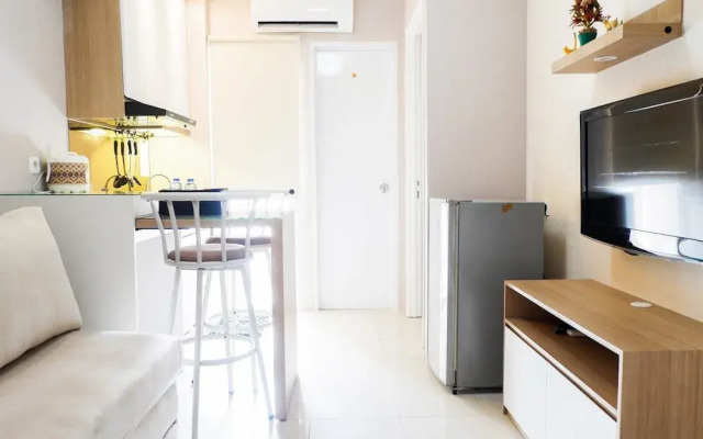 Modern and Comfy Design 2BR Bassura City Apartment