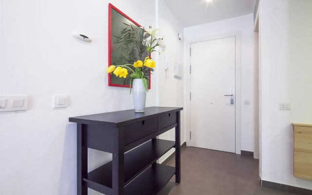 Inside Barcelona Apartments Sants