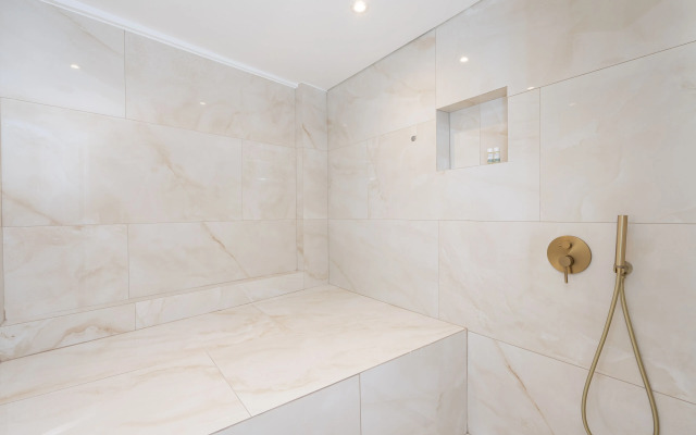 Cycladic Suites & Spa