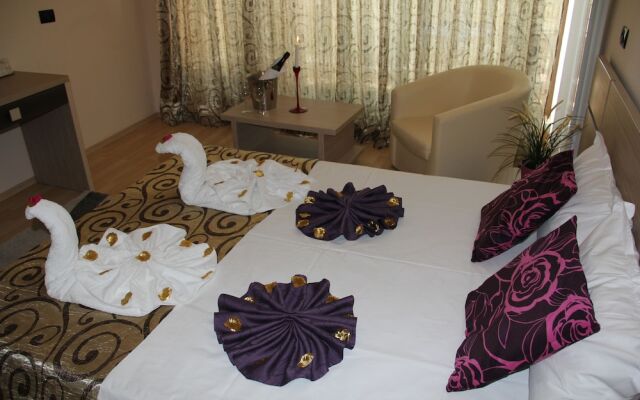 Sangria Luxury Family