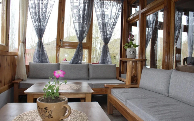 Karma Lodge