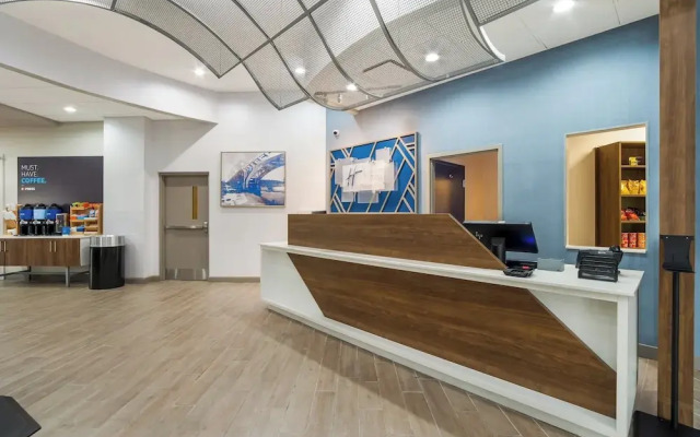 Holiday Inn Express & Suites Lexington by IHG