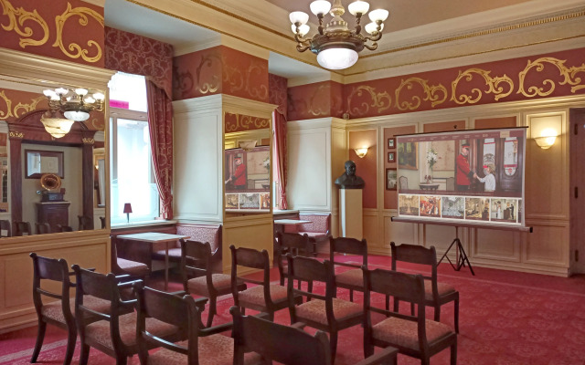 Grand Hotel