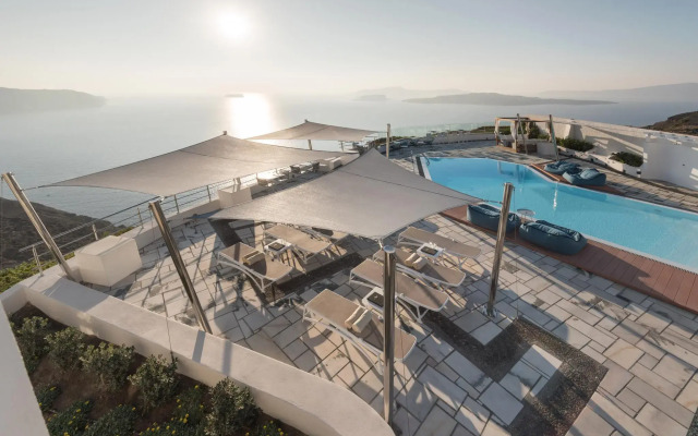 Caldera's Dolphin Suites