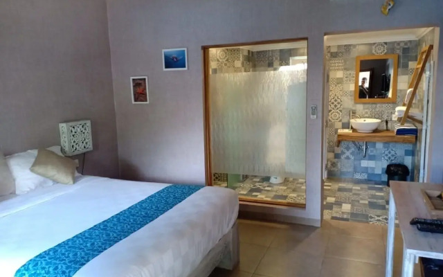 Coconut Lodge