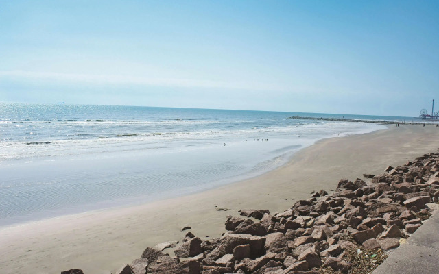 Wingate by Wyndham Galveston Beachfront at the Seawall