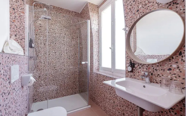 Frenchdoor Tours Corneille