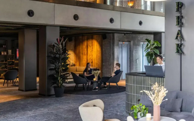 Peak 12 Design Hotel