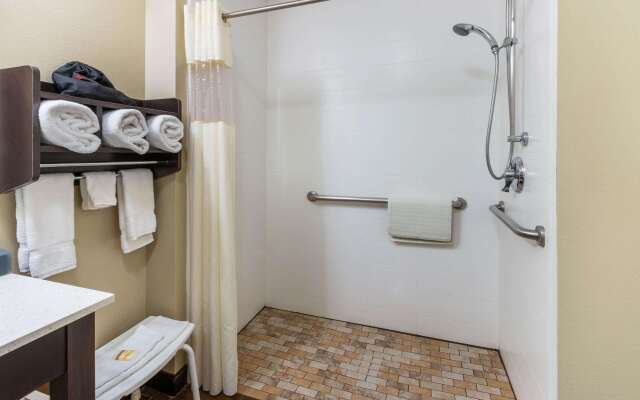 La Quinta Inn & Suites by Wyndham Artesia