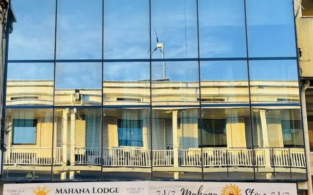 Mahana Lodge Hostel & Backpacker