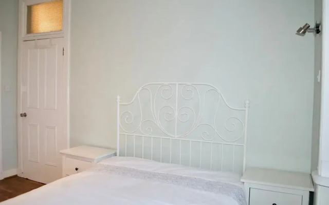 Spacious 2 Bedroom Apartment in Meadowbank