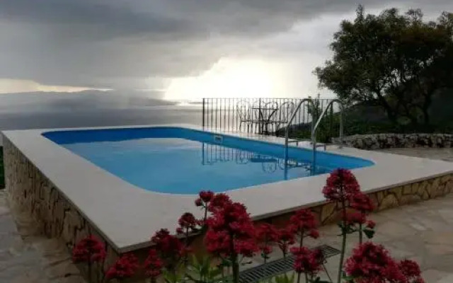 ctbv103 Holiday home with private pool Wi Fi internet access air condition in Baška Voda Makarska
