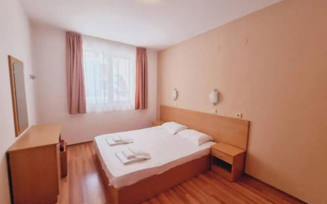 LAZUR 1-5 Apart Complex