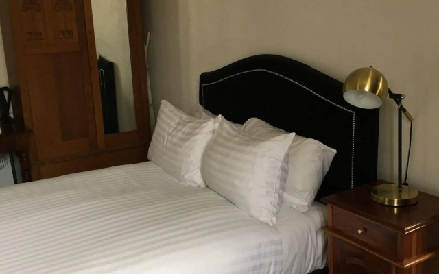 The Macquarie Hotel