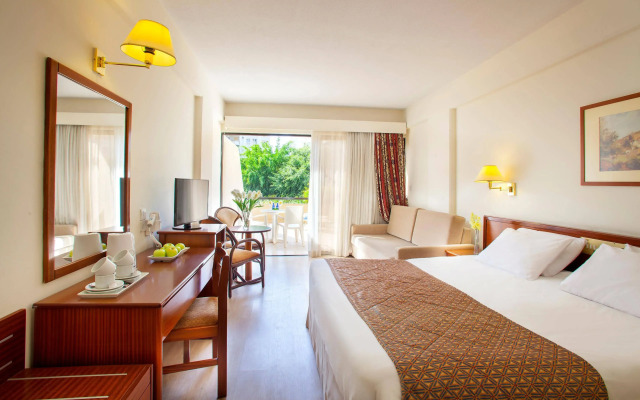 Отель Kapetanios Odysseia