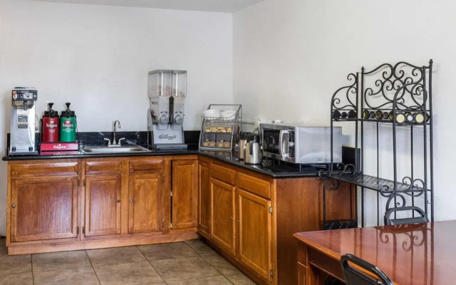 SureStay Hotel by Best Western Norfolk Little Creek