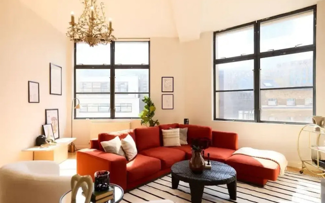 The Spitalfields Beauty - Bright 2bdr Flat