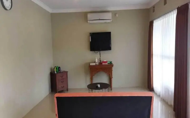 Adine Guest House