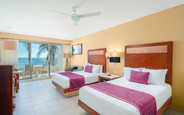 Отель GR Solaris Lighthouse Los Cabos