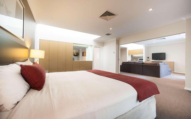 Ramada Hotel & Suites Sydney Cabramatta