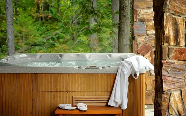Snow Creek Cabins by Fernie Lodging Co