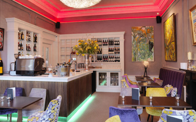 Ailsa Craig Hotel