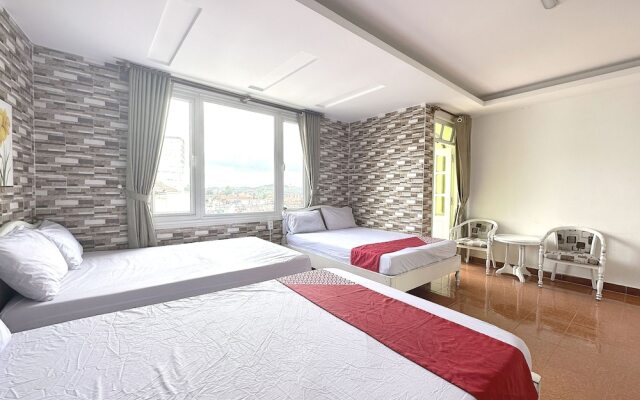 OYO 1196 Le Vu Hotel