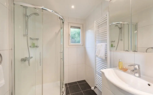 Well Furnished Mobile Home with Dishwasher near Water