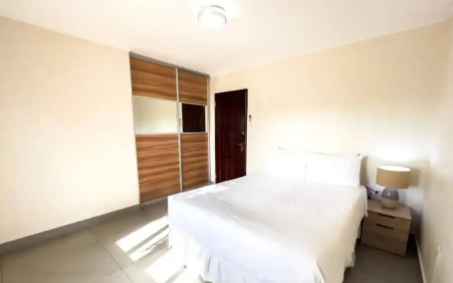 Spacious 6BR Villa w Pool Close2beach Sleeps 16