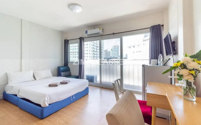 Tim Place - BTS Phra Khanong