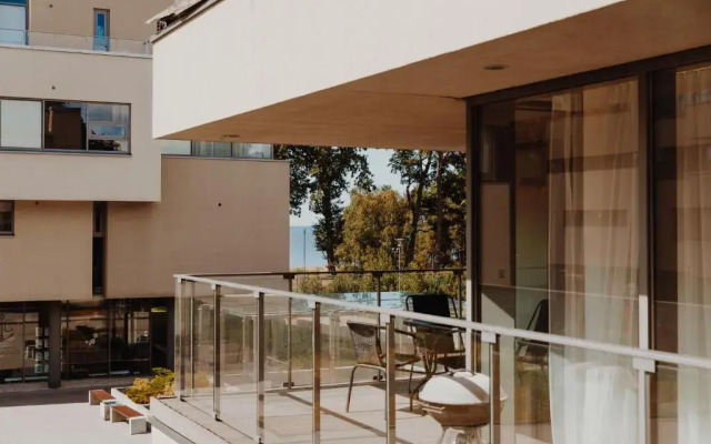 New Exclusive 2BD apartment by the sea