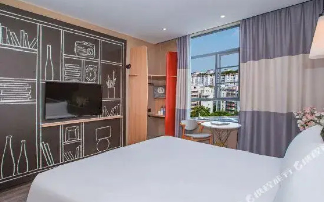 Yuefeng Hotel (Guangzhou Panyu Shiqiao Aoyuan Plaza)