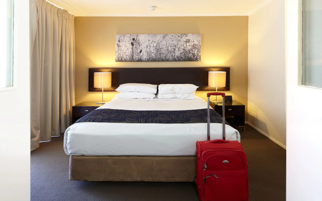 West End Central Apartments