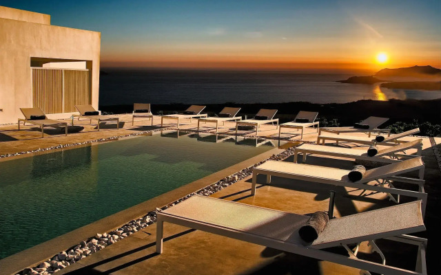 May Seven Suites - Adults Only