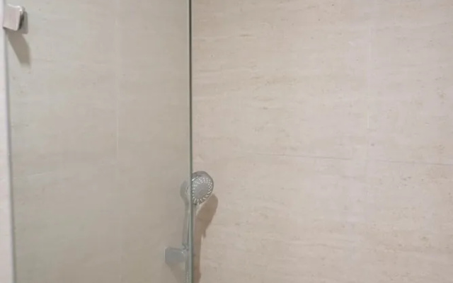 New Fully Furnished Studio at Gold Coast PIK – Hotel Rooms – Jakarta