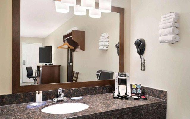 Travelodge by Wyndham Salmon Arm
