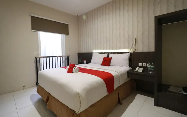 RedDoorz Plus @ Airlangga Mataram