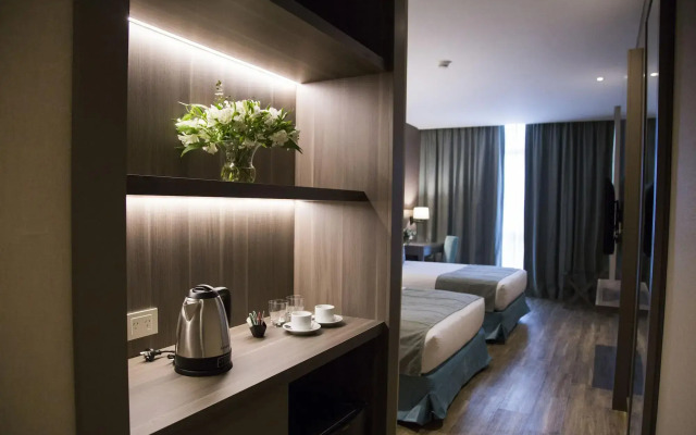 Hotel Land Plaza La Plata