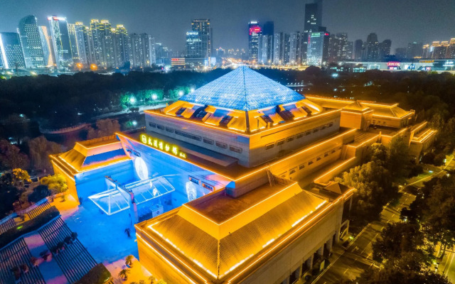 Sheraton Grand Wuhan Hankou Hotel