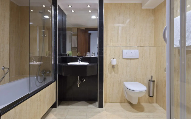Melia White House Apartments
