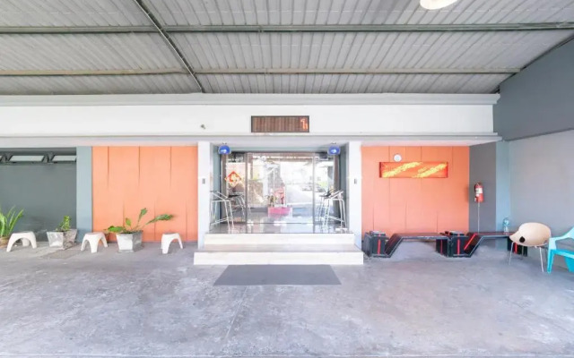 OYO 75382 Chonburi Hotel