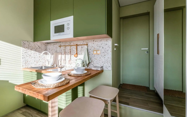 In an apartment on Sokolnicheskiy Val street 1