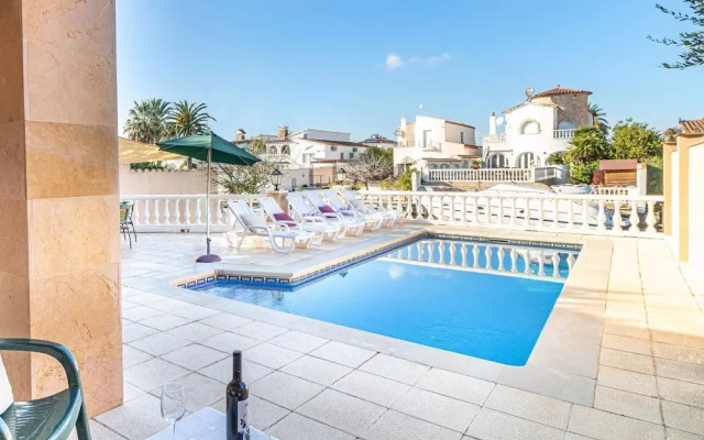 Modern Villa with Private Pool in Empuriabrava Spain