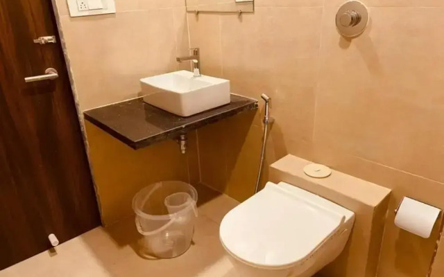 Capital O 80951 Hotel New Radsson Suite