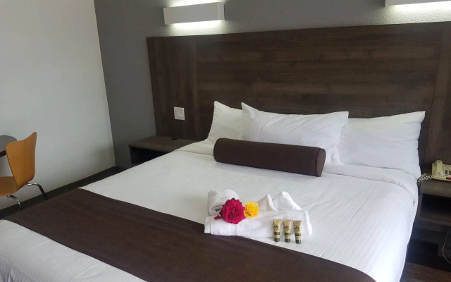 Value Inn Bellflower