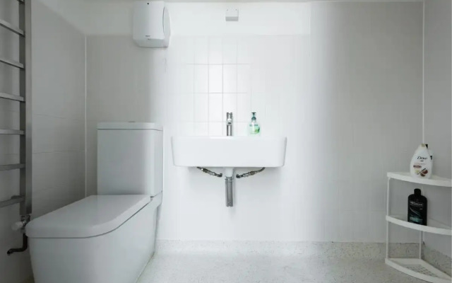 The Cliffside Loft - Distinctly Modern 3BDR Riverside Home