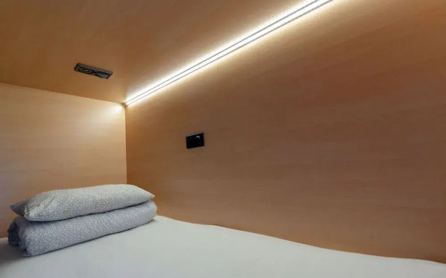 Отель Railway Capsules