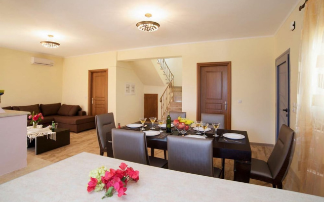 Sunrise Villa With 3 Bedrooms and 3 Bathrooms
