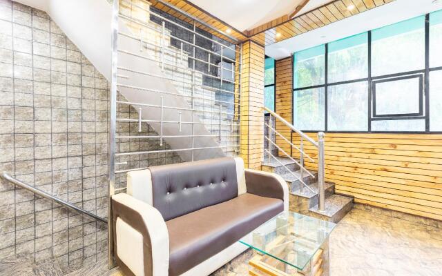 OYO 45301 Hotel Om Palace